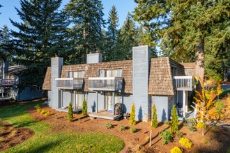 Panther Lake Apartments in Federal Way, WA - Building Photo - Building Photo
