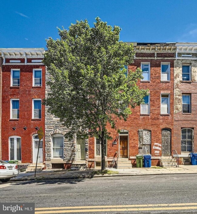 property at 1332 W Lafayette Ave