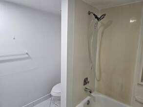 3900 NW 76th Ave, Unit 107 in Sunrise, FL - Building Photo - Building Photo