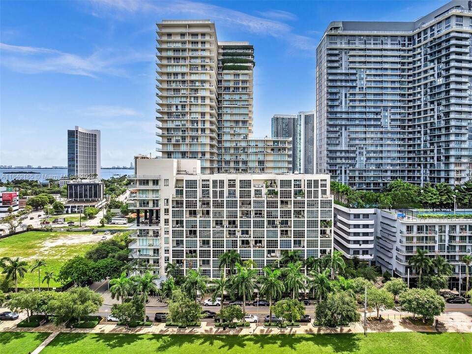 3470 E Coast Ave in Miami, FL - Building Photo