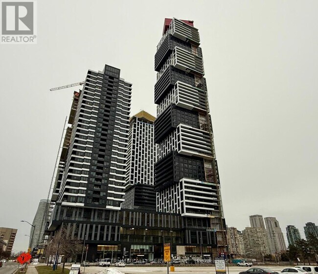 4015 The Exchange in Mississauga, ON - Building Photo - Building Photo