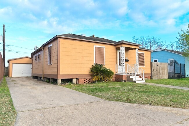 1416 57th St in Galveston, TX - Building Photo - Building Photo