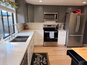 39032 Village 39 in Camarillo, CA - Building Photo - Building Photo