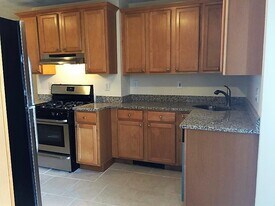 25 Chelsea St, Unit 1 in Boston, MA - Building Photo