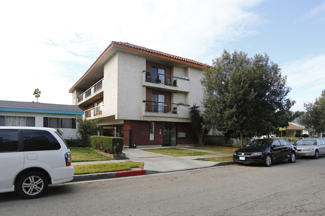 426 W Elk Ave in Glendale, CA - Foto de edificio