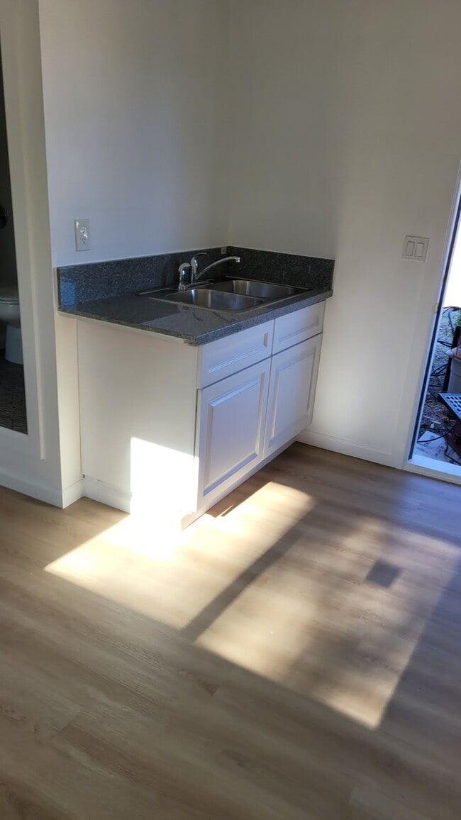 3350 State St in Corona, CA - Building Photo - Building Photo