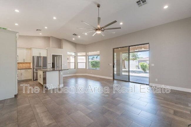 property at 25818 S Hollygreen Dr