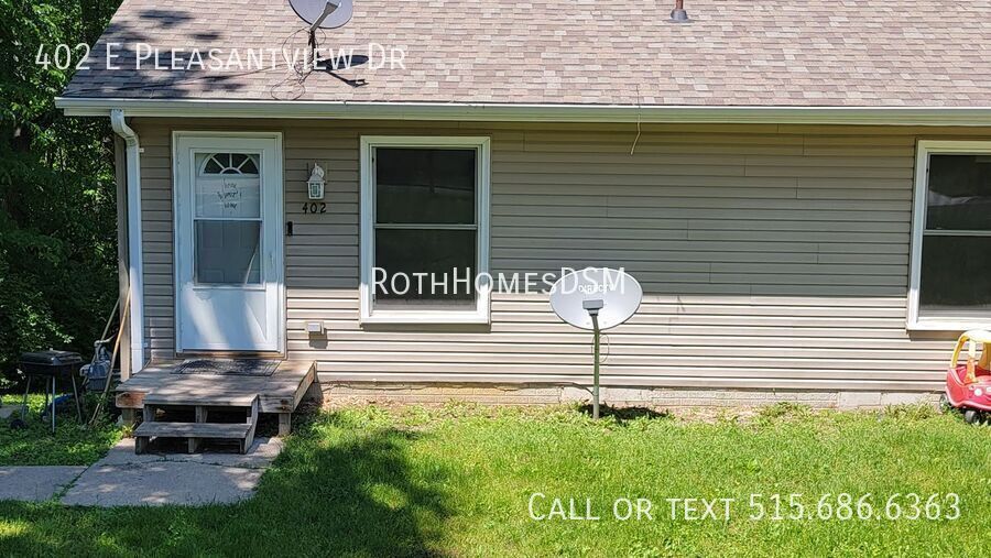 402 E Pleasant Vw Dr in Des Moines, IA - Building Photo