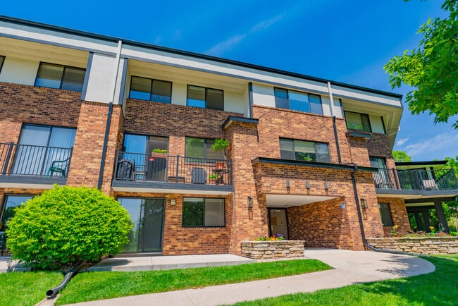 Wingra West Apartments