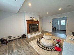 7 Country Ridge Dr in Rye Brook, NY - Building Photo - Building Photo