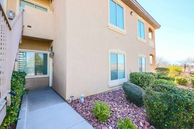 property at 2305 W Horizon Ridge Pkwy