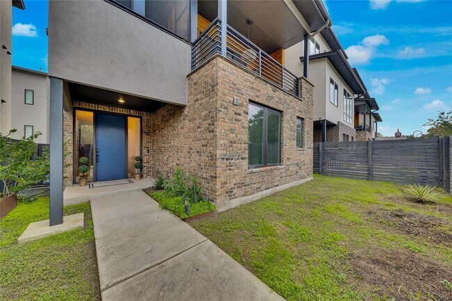 5006 Pecan Springs Rd in Austin, TX - Building Photo - Building Photo