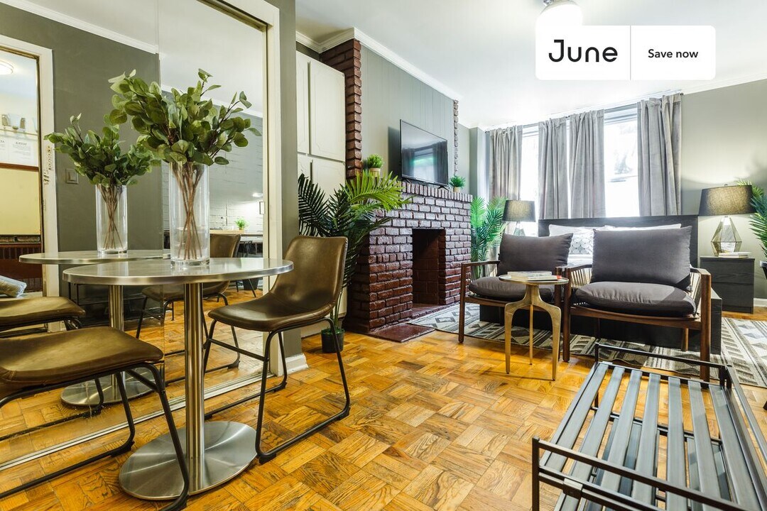 247 E 33rd St, Unit 1A in New York, NY - Building Photo