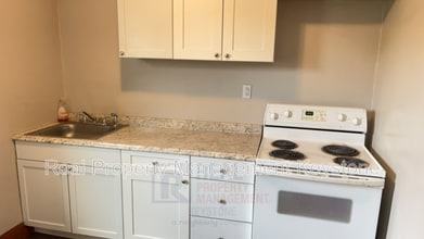 122 E 16th Ave in Homestead, PA - Building Photo - Building Photo