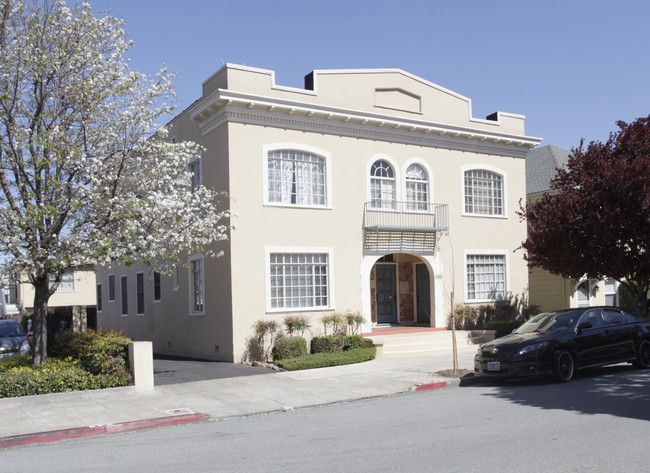 1136 Laguna Ave in Burlingame, CA - Foto de edificio - Building Photo