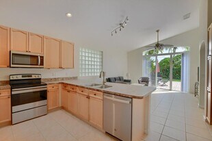 1225 E Magnolia Cir in Delray Beach, FL - Building Photo