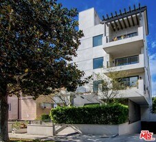 611 Orlando Ave in West Hollywood, CA - Foto de edificio - Building Photo