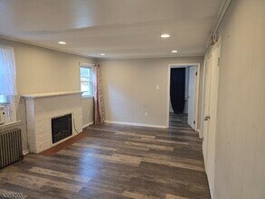 38 Hamilton Rd in Hillsborough Township, NJ - Building Photo - Building Photo