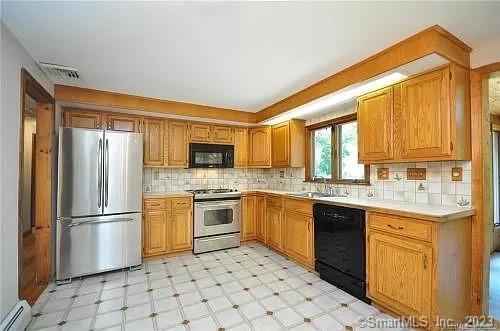 15 Loren Cir in Windsor, CT - Building Photo - Building Photo