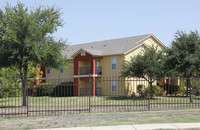 Rosillo Creek Apartments in San Antonio, TX - Building Photo - Building Photo