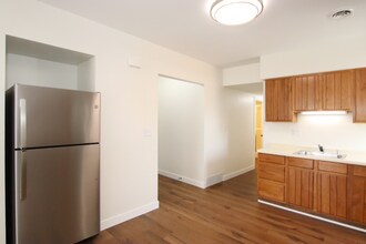 10 Fond Du Lac St in Waupun, WI - Building Photo - Building Photo