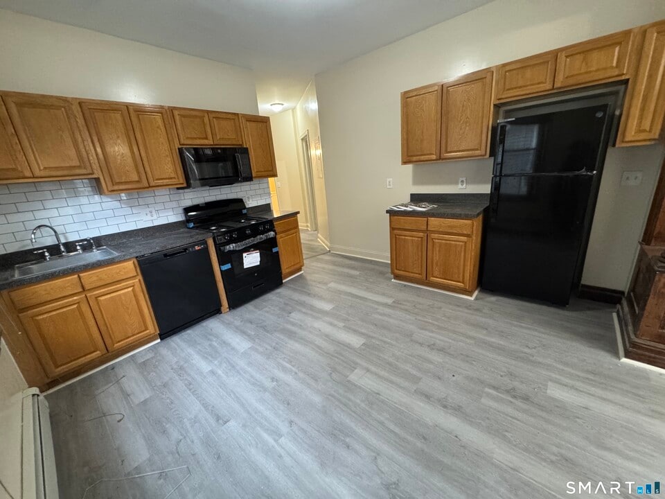 304 Shelton Ave in New Haven, CT - Building Photo