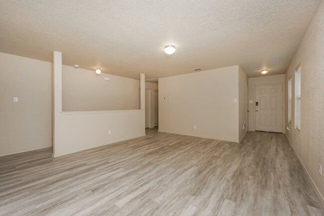 property at 2926 Aspen Mdw