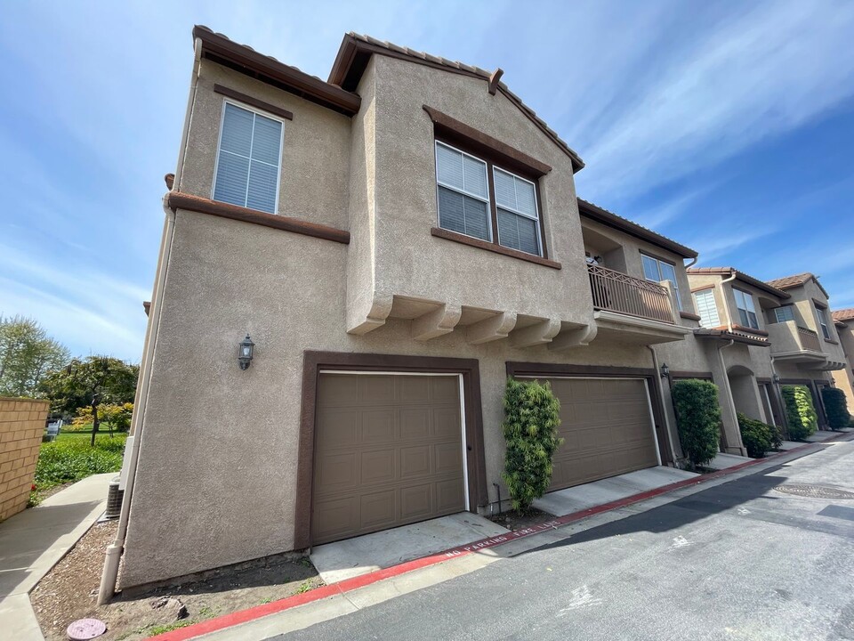 4479 Brisbane Way in Oceanside, CA - Building Photo