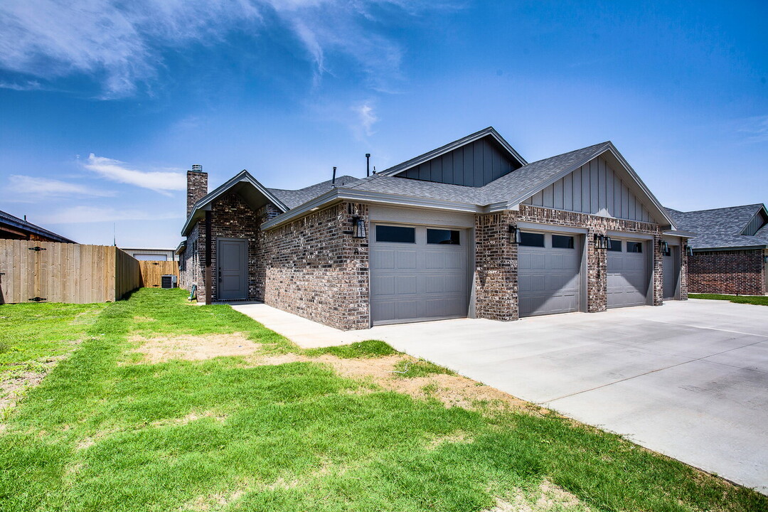 12108 Elkhart Ave in Lubbock, TX - Foto de edificio