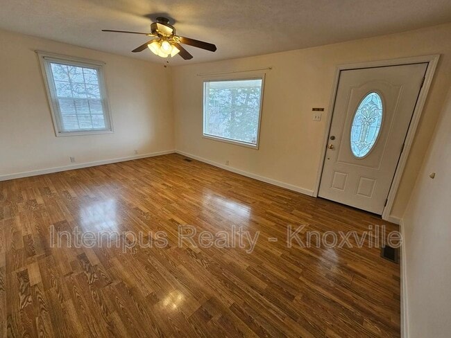 323 Chickamauga Ave in Knoxville, TN - Building Photo - Building Photo