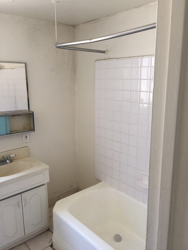 4207 Cumberland Ave in Los Angeles, CA - Building Photo - Building Photo