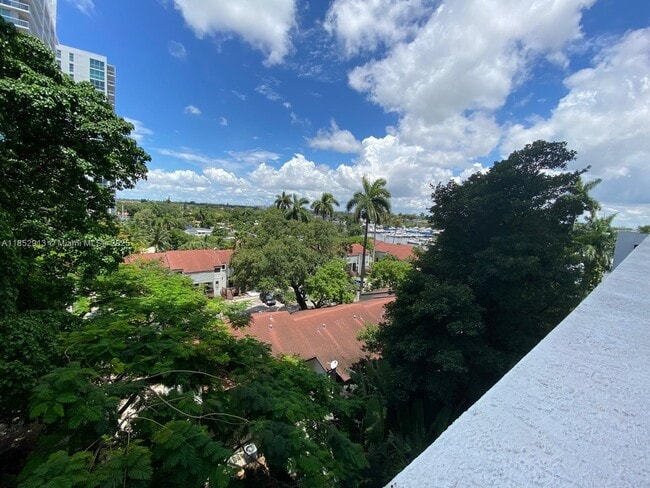 property at 1861 NW S River Dr