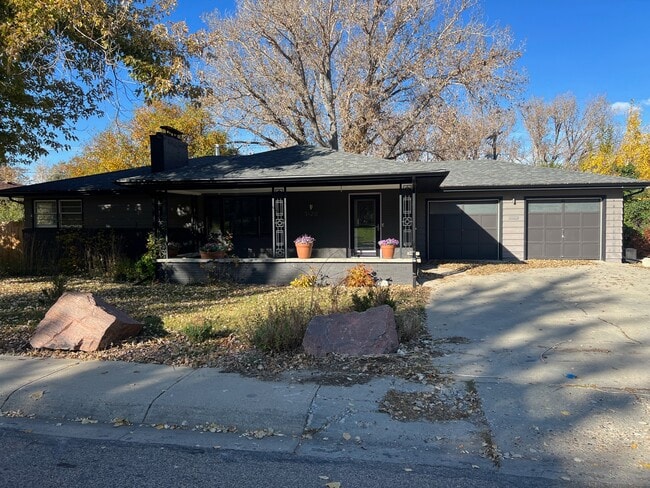 property at 3120 S Poplar St