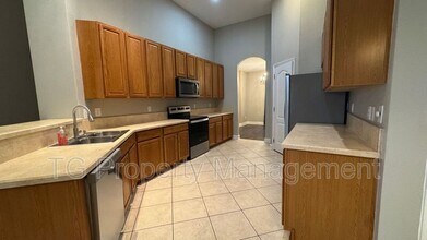 614 Loire Ct in Jacksonville, FL - Building Photo - Building Photo