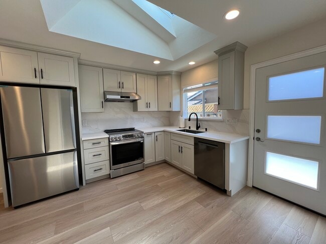 property at 2615 Glenrio Dr