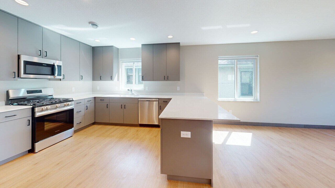 1215 SE 8th St in Minneapolis, MN - Building Photo