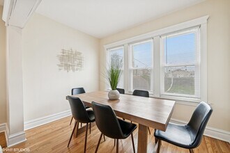 2542 N Long Ave in Chicago, IL - Building Photo - Building Photo