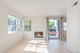 18826 Caminito Cantilena in San Diego, CA - Foto de edificio - Building Photo