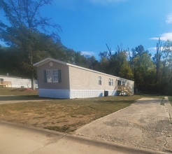 92 Deerwood Park in Centralia, IL - Building Photo - Building Photo