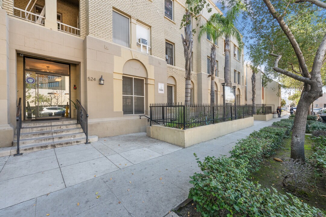 Elk Villas in Glendale, CA - Building Photo