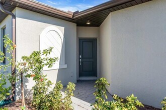 15713 Sunny Day Dr in Bradenton, FL - Building Photo - Building Photo