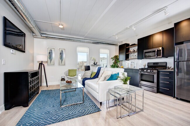 property at 921 W Belmont Ave