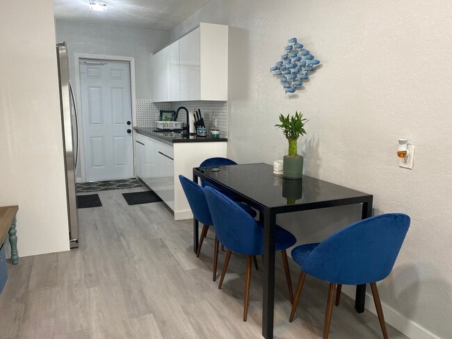 2820 SW 1st St, Unit Private ROOM A in Miami, FL - Building Photo - Building Photo