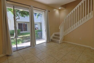 21211 NW 14th Pl in Miami Gardens, FL - Building Photo - Building Photo