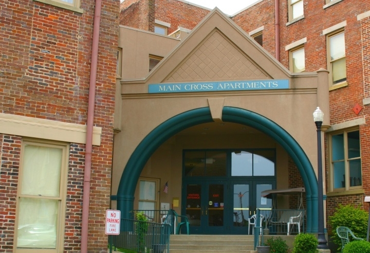 Main Cross in Mount Sterling, KY - Building Photo