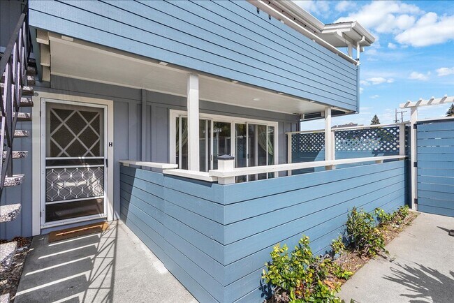 2209 Otis Dr in Alameda, CA - Building Photo - Building Photo