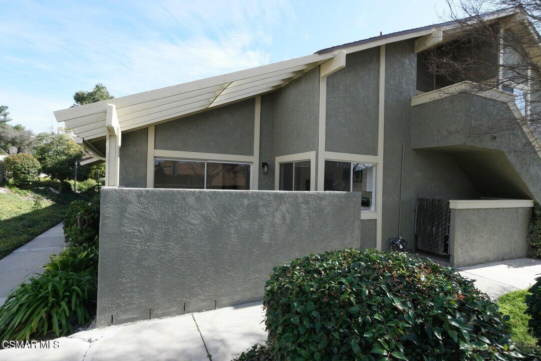 2676 La Paloma Cir in Thousand Oaks, CA - Building Photo