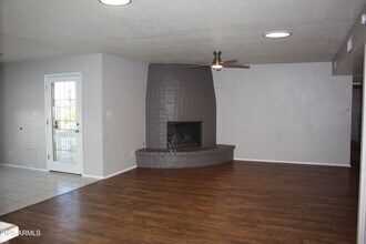 15420 N 58th Ave in Glendale, AZ - Building Photo - Building Photo