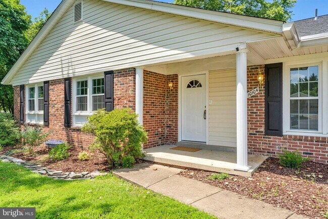 10104 Joy Ln in Vienna, VA - Building Photo - Building Photo