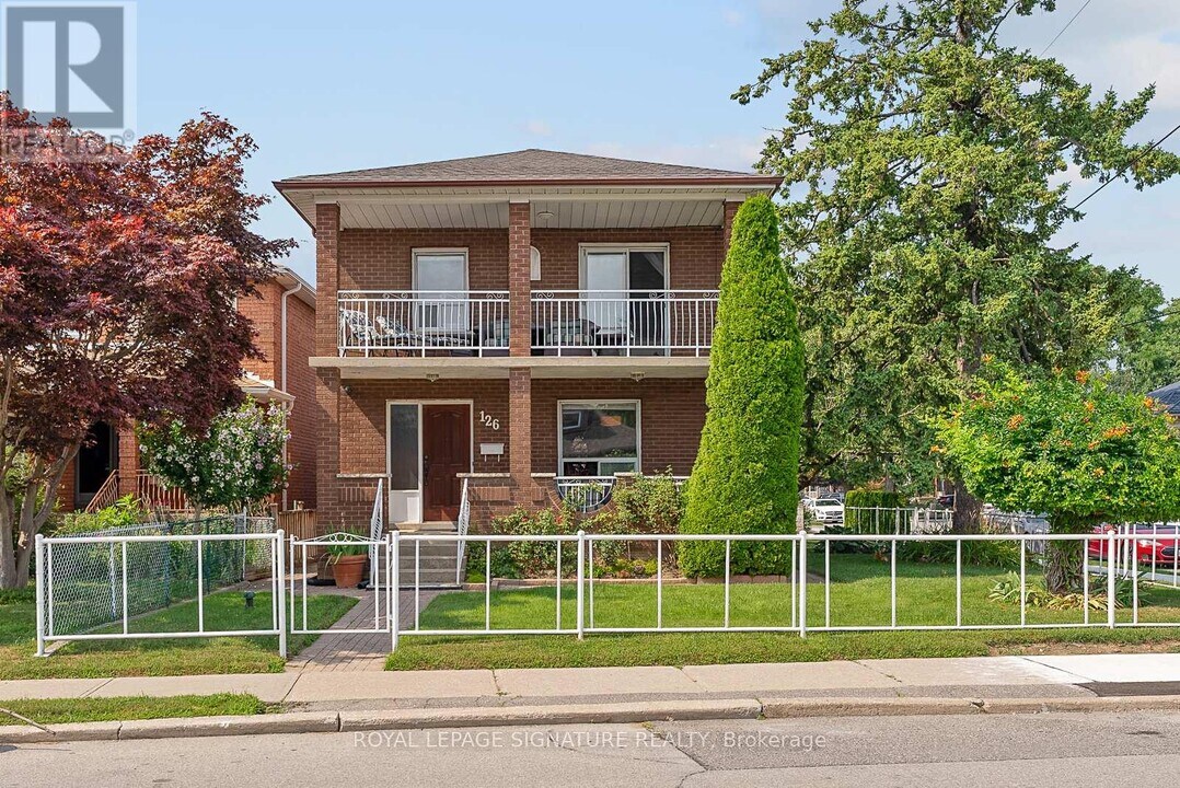 126 Harding Ave in Toronto, ON - Building Photo